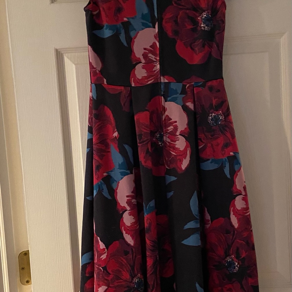 Floral Sleeveless Dress - Picture 3 of 5